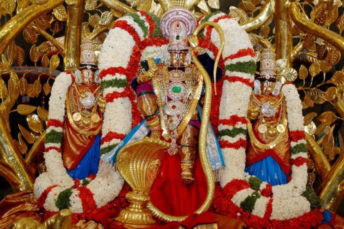 Tirupati Balaji, golden snake, gilded throne, SD Desktop Wallpaper