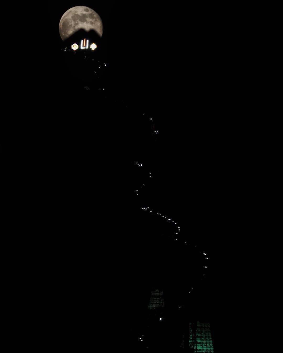 Tirupati Balaji, moon, dark cityscape, HD Phone Wallpaper
