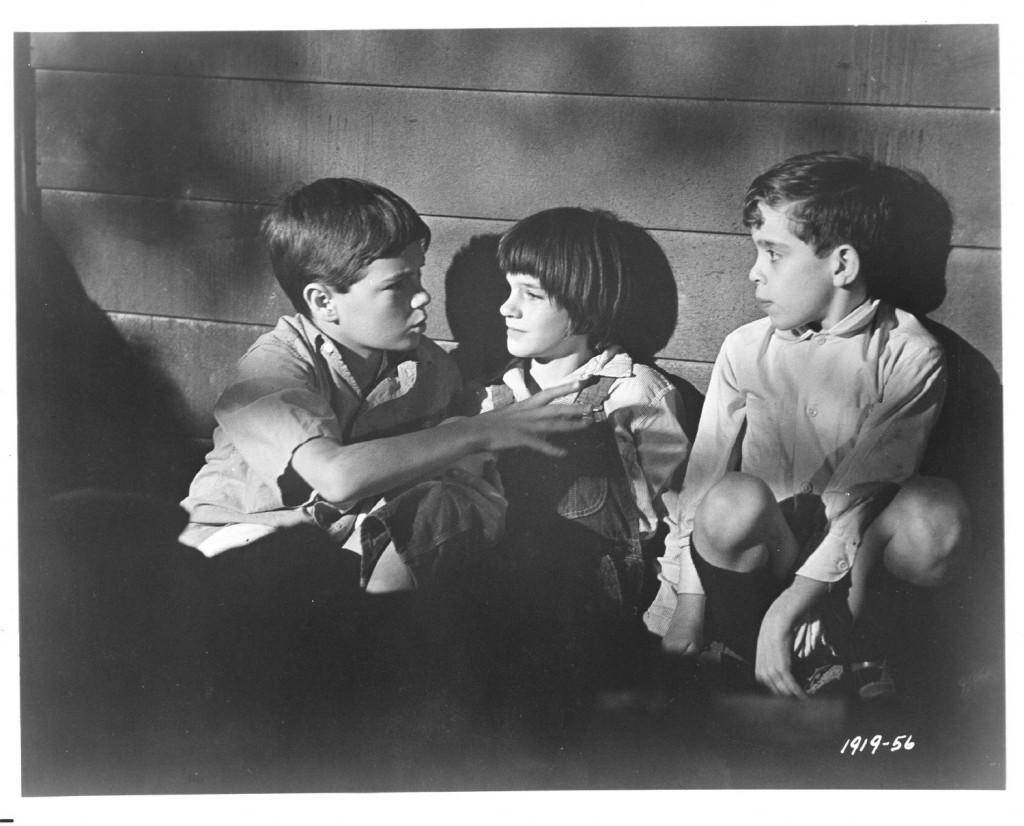 To Kill A Mockingbird, three children, wooden wall, SD Desktop Wallpaper