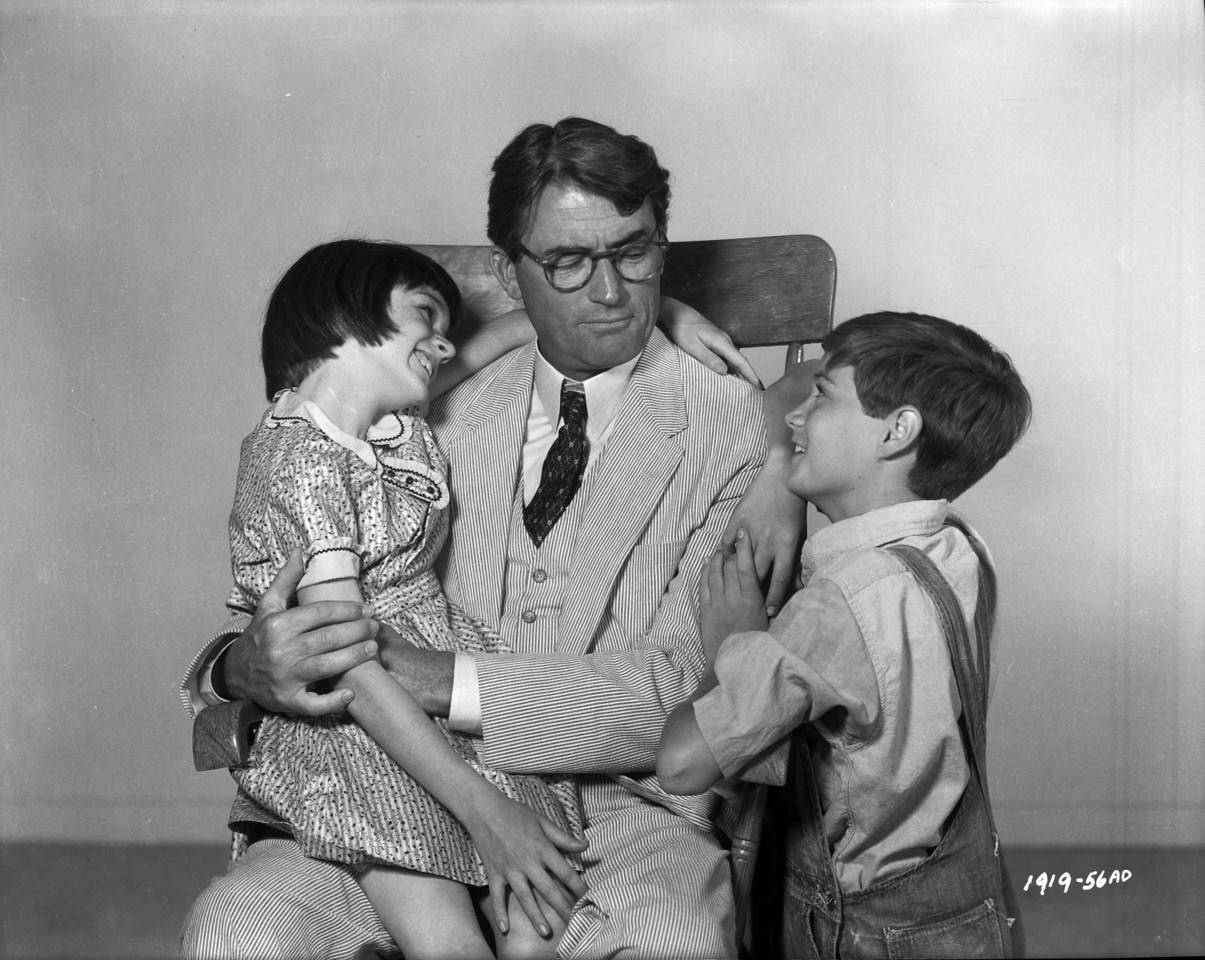 To Kill a Mockingbird, black and white studio portrait, glasses, SD Desktop Wallpaper