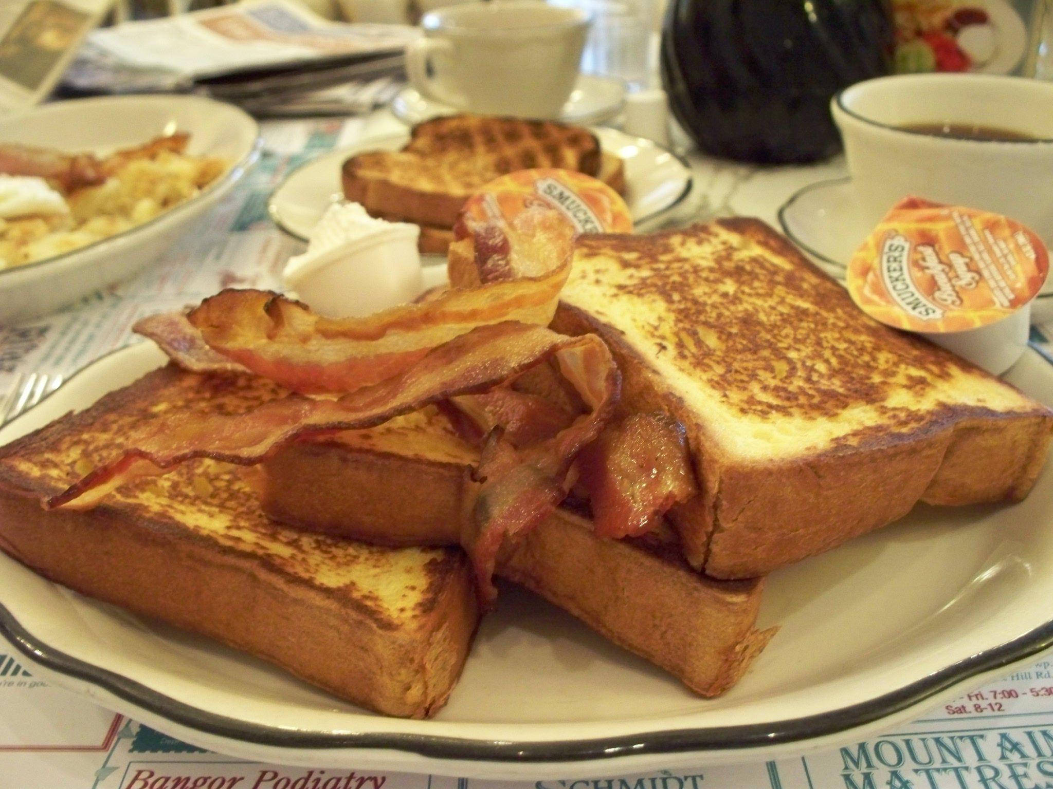 French toast, crispy bacon, butter, Full HD Desktop Wallpaper