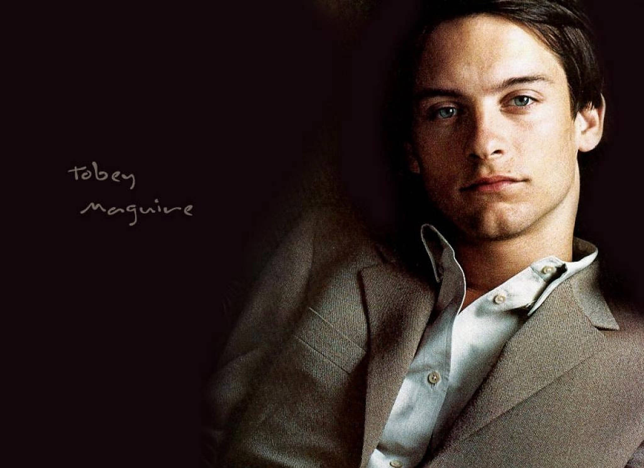 Tobey Maguire, brown suit, white shirt, Full HD Desktop Wallpaper