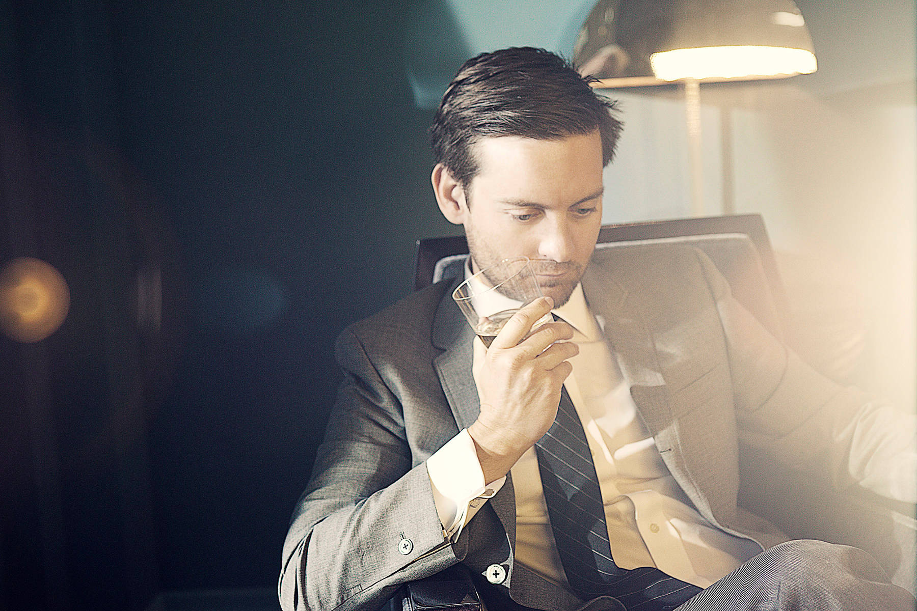 Tobey Maguire, magazine photoshoot, suit, HD Desktop Wallpaper