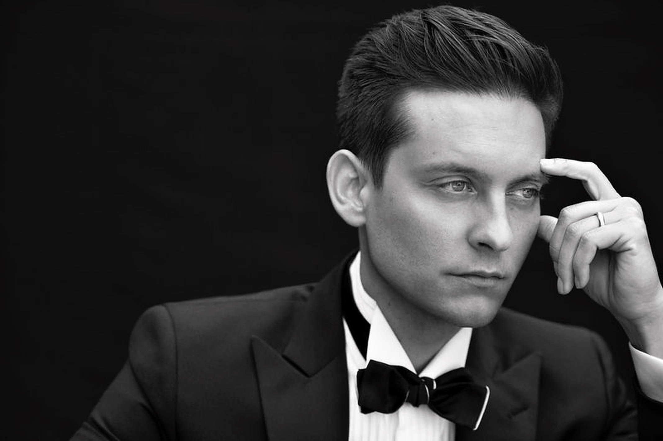 Tobey Maguire, monochrome, tuxedo, Full HD Desktop Wallpaper