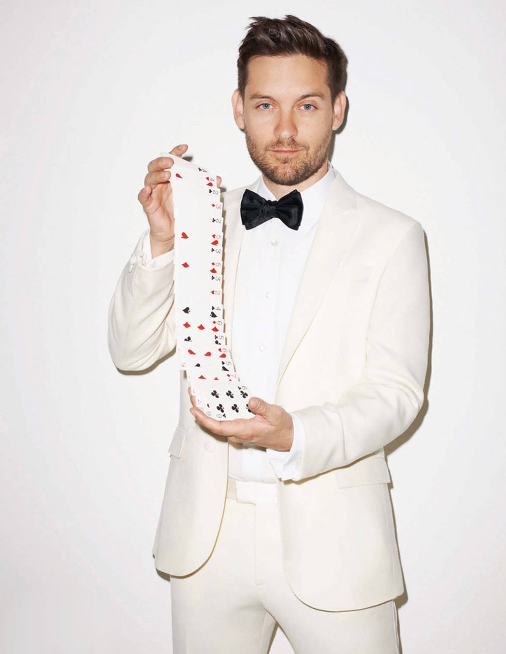 Tobey Maguire, white suit, black bowtie, Full HD Phone Wallpaper