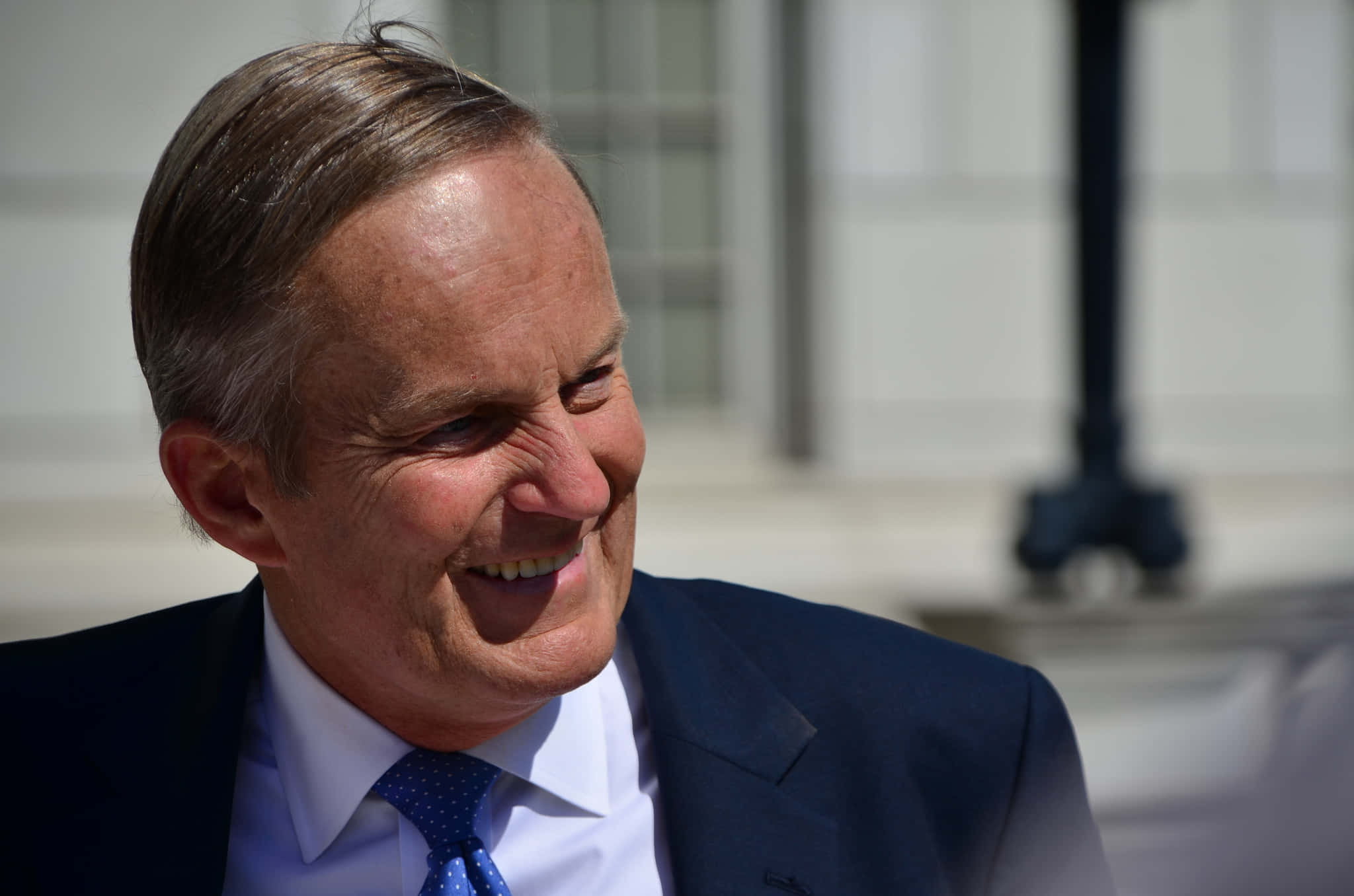 Todd Akin, dark suit, blue polka-dot tie, Full HD Desktop Wallpaper