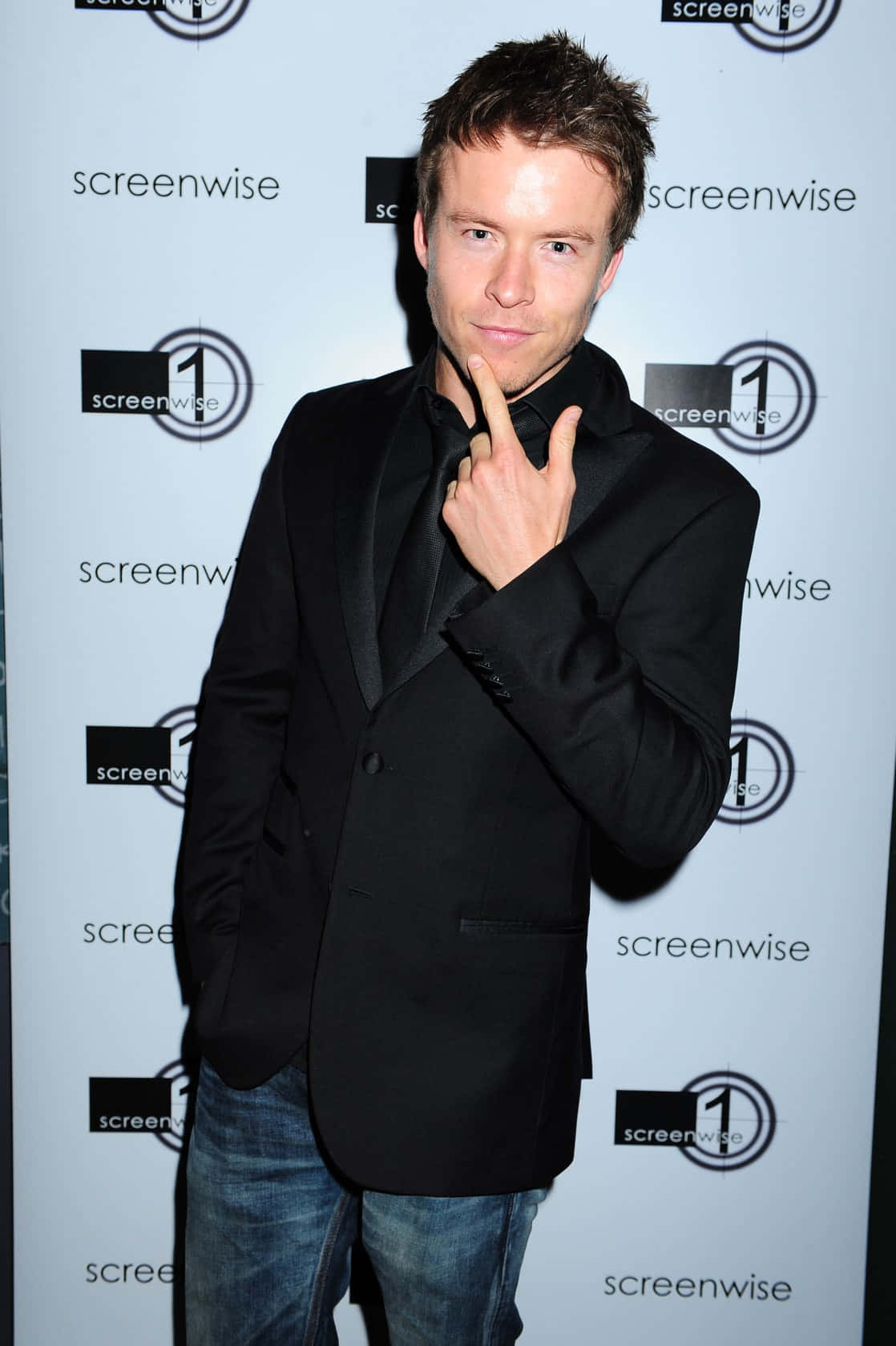 Todd Lasance, black blazer, event backdrop, HD Phone Wallpaper