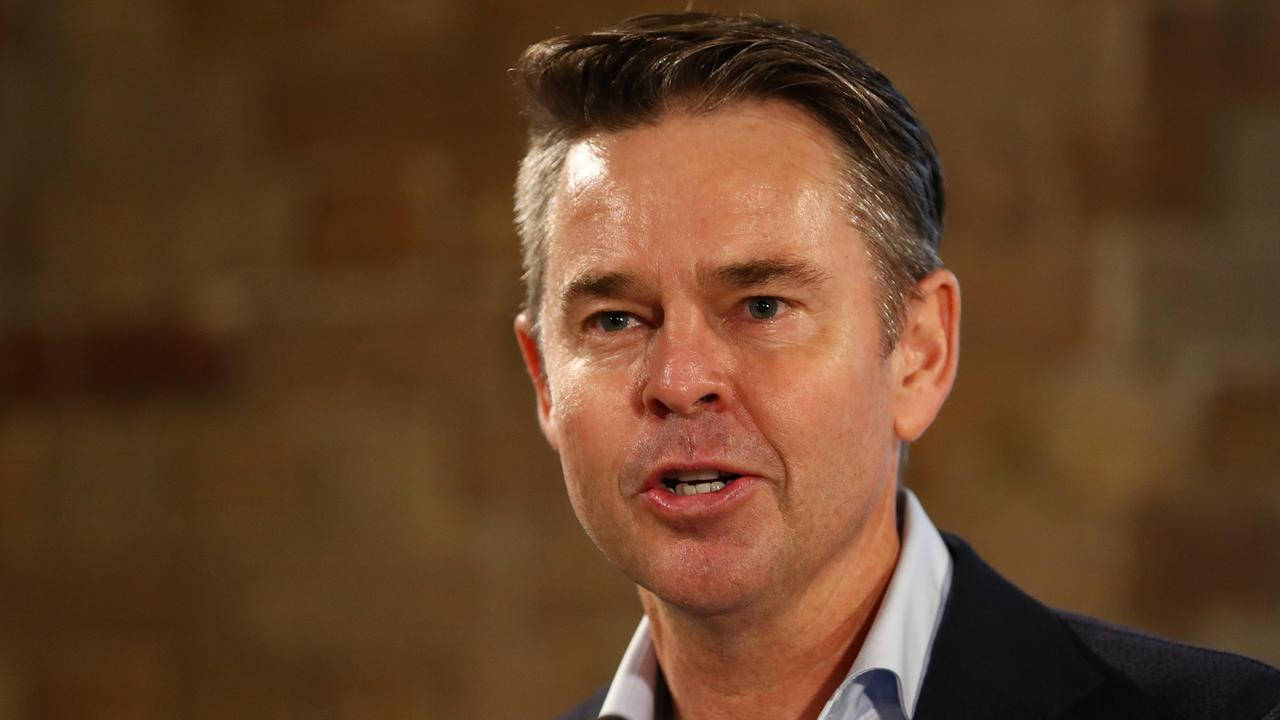 Todd Woodbridge, suit, blurred brick wall background, HD Desktop Wallpaper