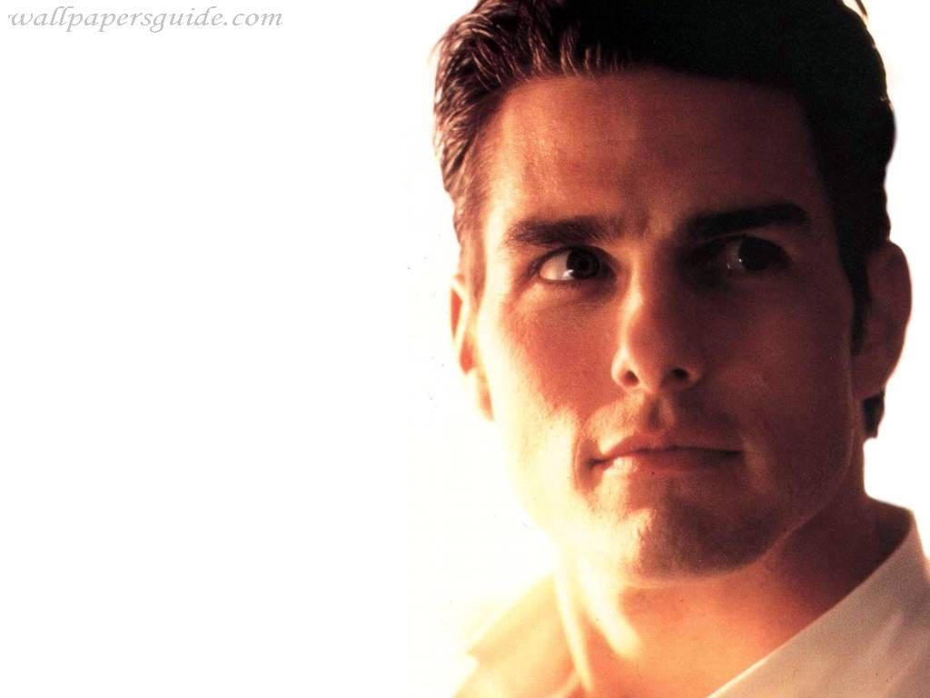 Tom Cruise, close-up portrait, intense gaze, SD Desktop Wallpaper