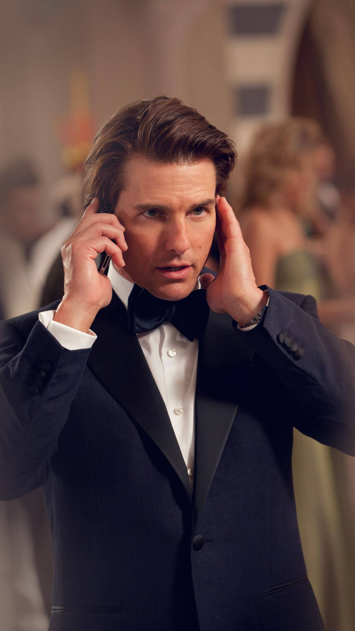Tom Cruise, tuxedo, phone, Full HD Phone Wallpaper