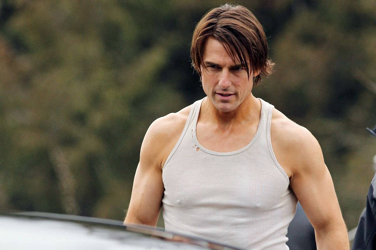 Tom Cruise, white tank top, blurred green forest, SD Desktop Wallpaper