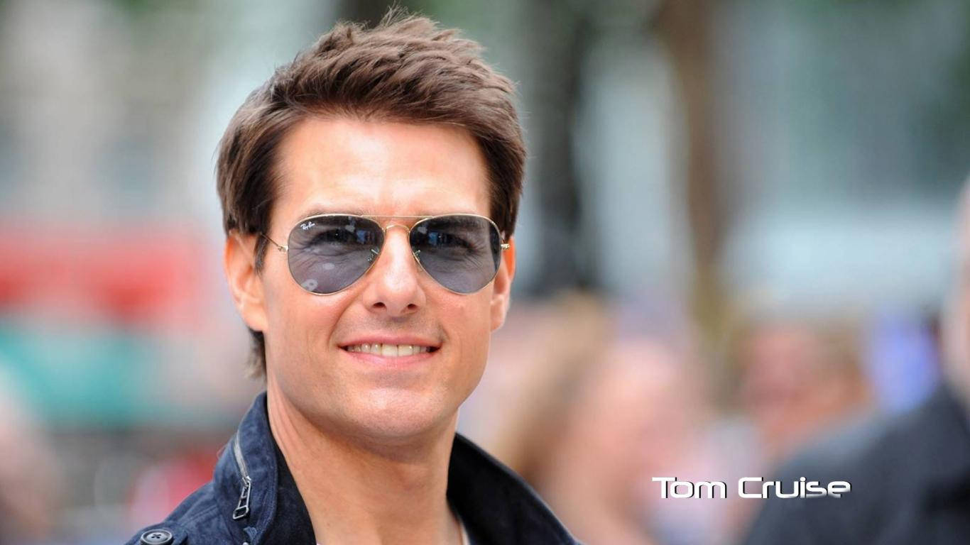 Tom Cruise, aviator sunglasses, blurred urban backdrop, HD Desktop Wallpaper