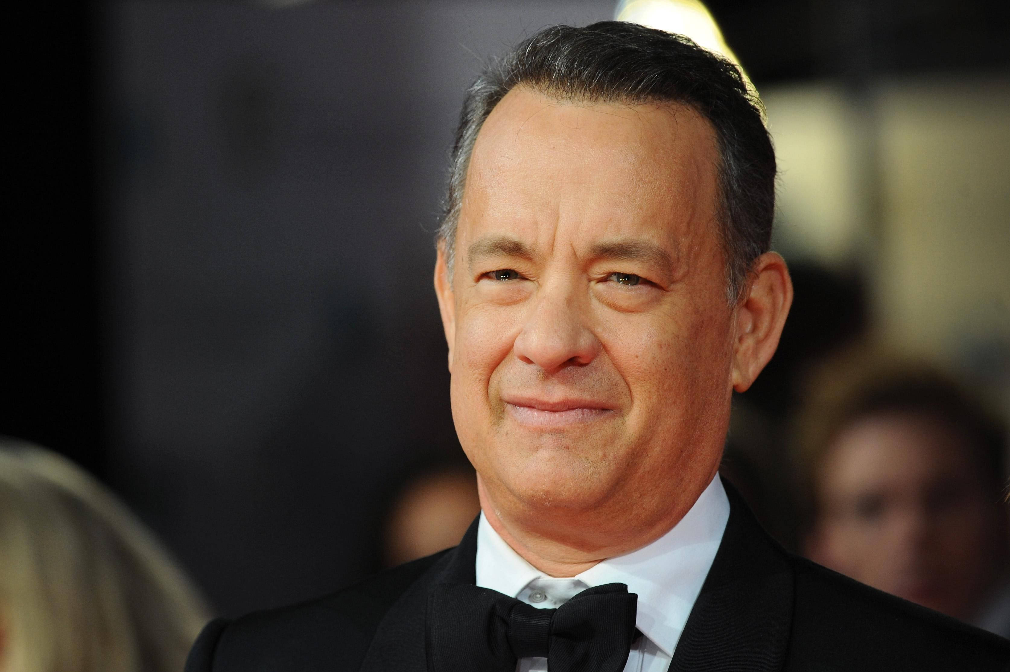Tom Hanks, black tuxedo, bowtie, 2K Desktop Wallpaper