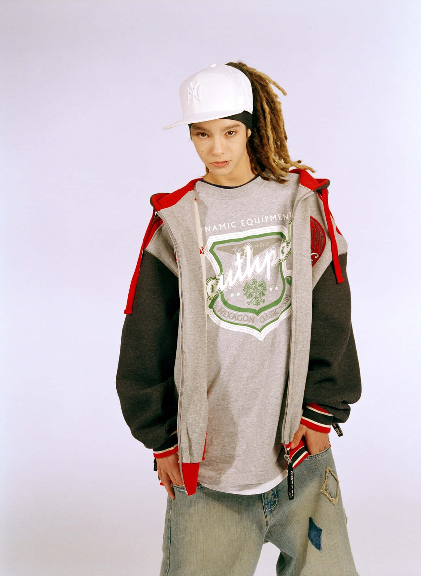 Tom Kaulitz, dreadlocks, gray hoodie, HD Phone Wallpaper