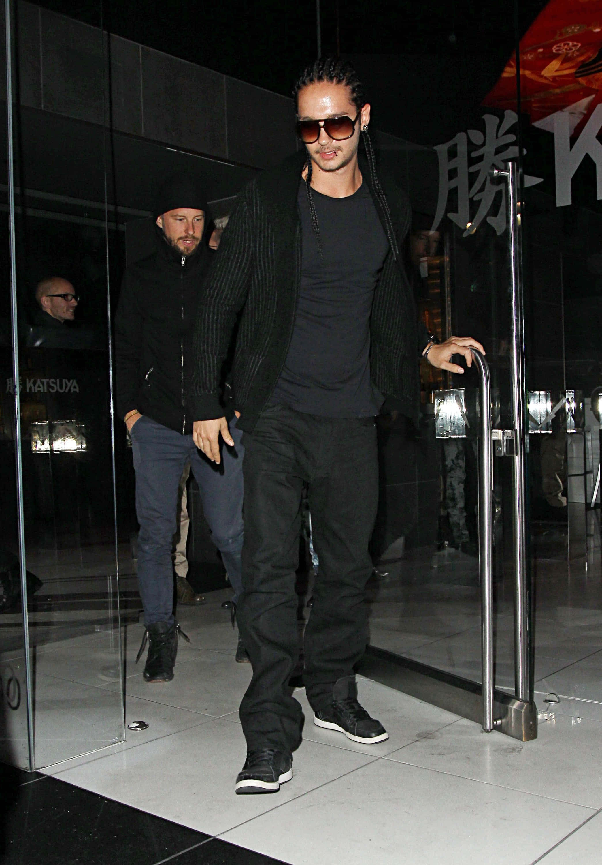 Tom Kaulitz, black sunglasses, textured jacket, 2K Phone Wallpaper