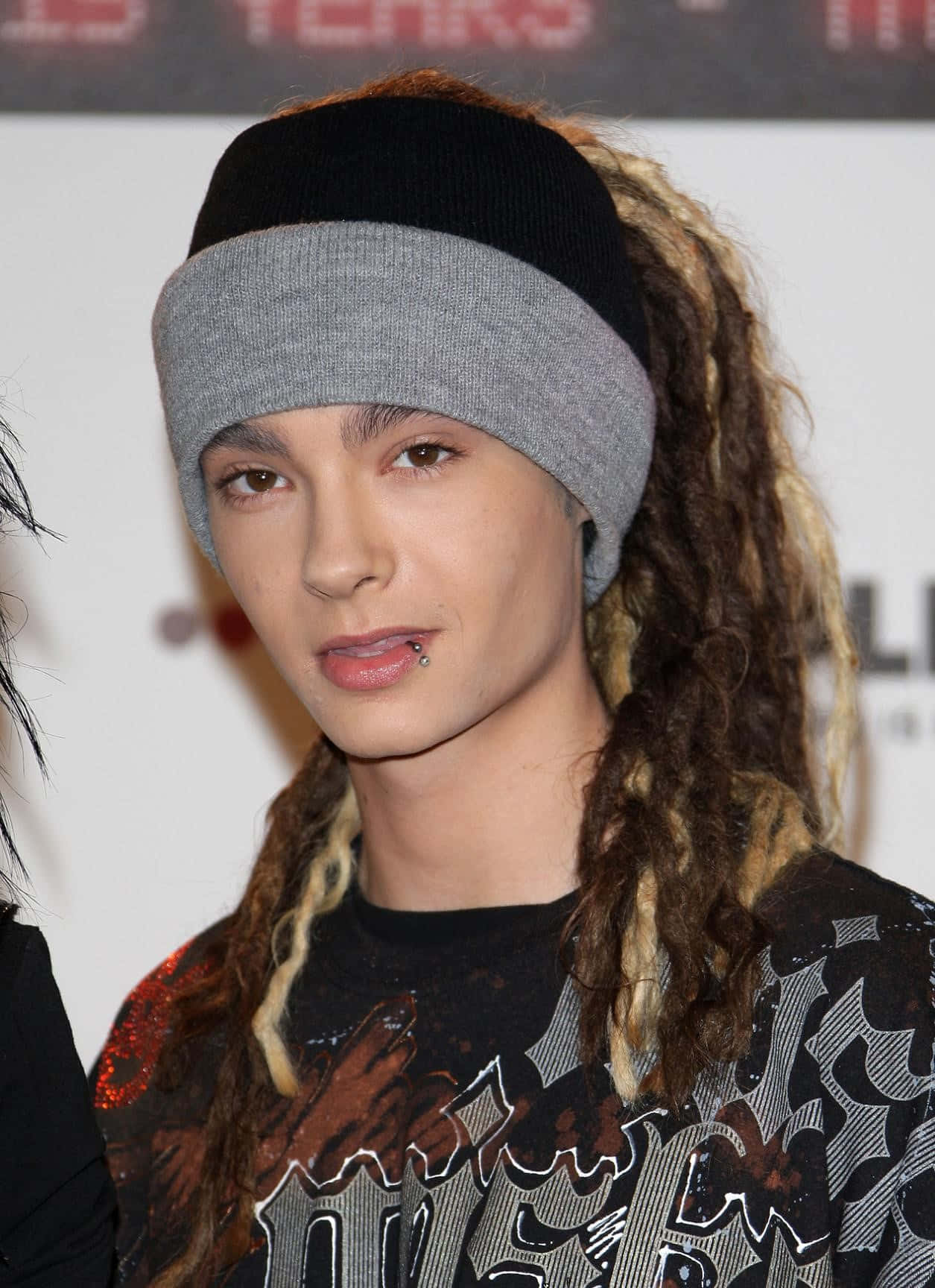 Tom Kaulitz, dreadlocks, two-toned beanie, HD Phone Wallpaper