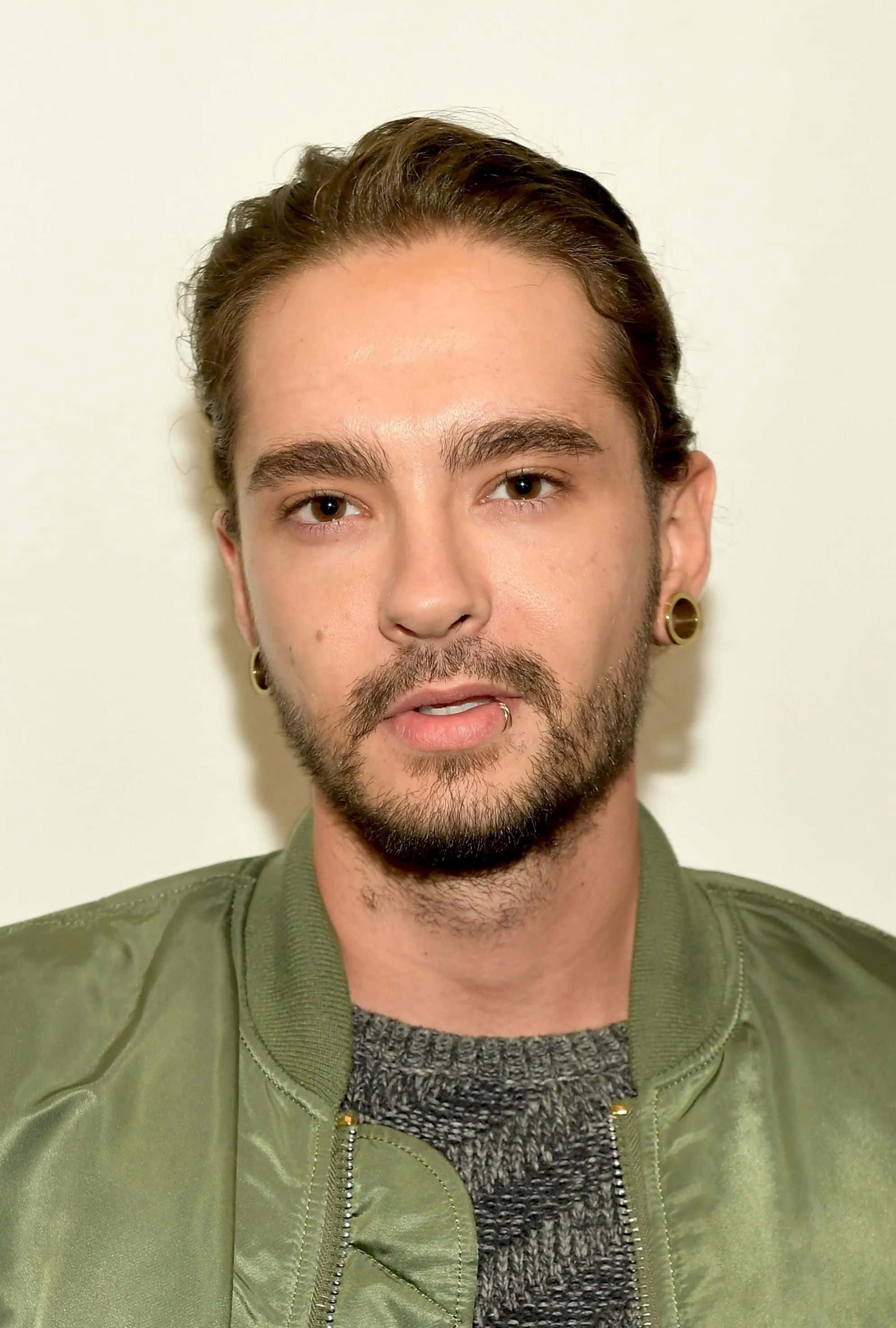 Tom Kaulitz, beard, gold earrings, 2K Phone Wallpaper
