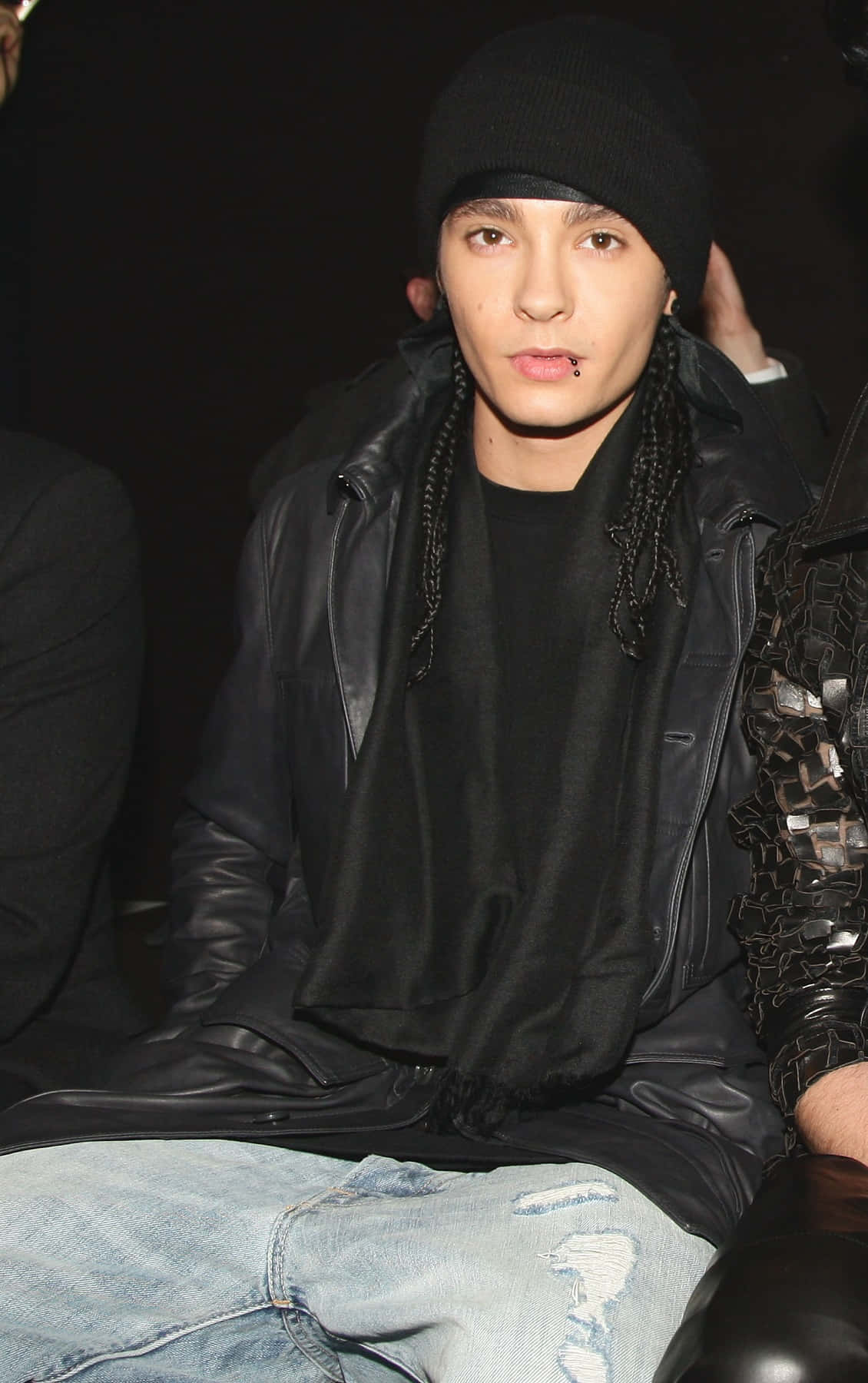 Tom Kaulitz, black beanie, black leather jacket, HD Phone Wallpaper