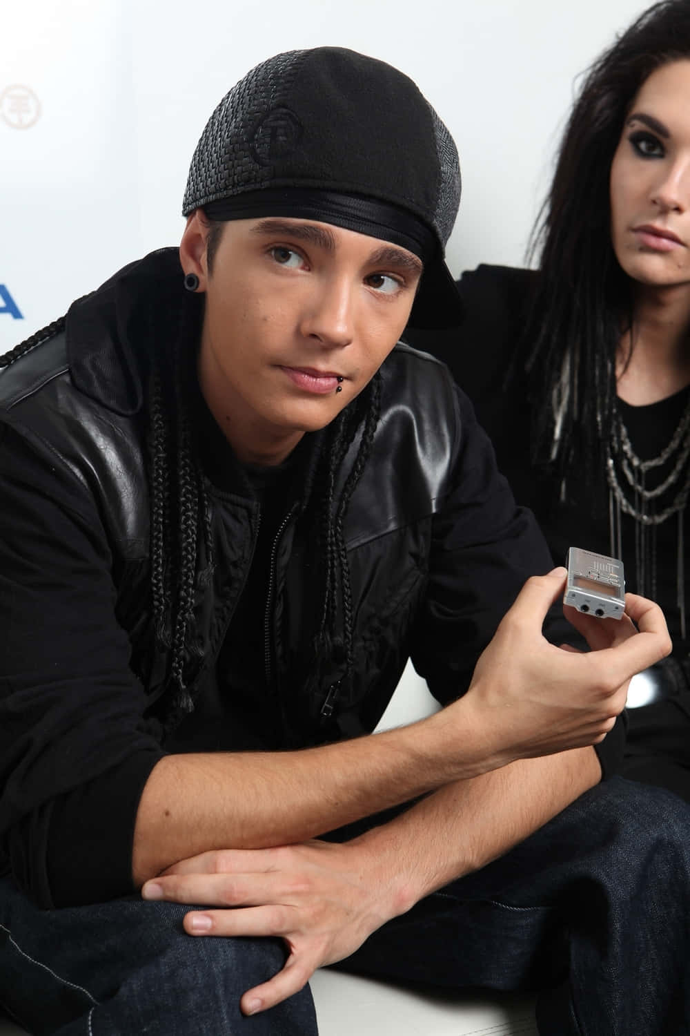 Tom Kaulitz, black cap, leather jacket, HD Phone Wallpaper