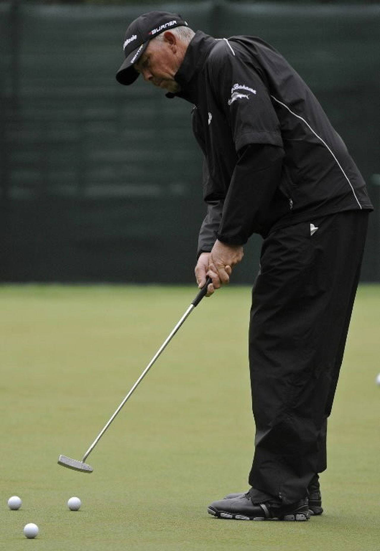 Tom Lehman, golf attire, green, HD Phone Wallpaper