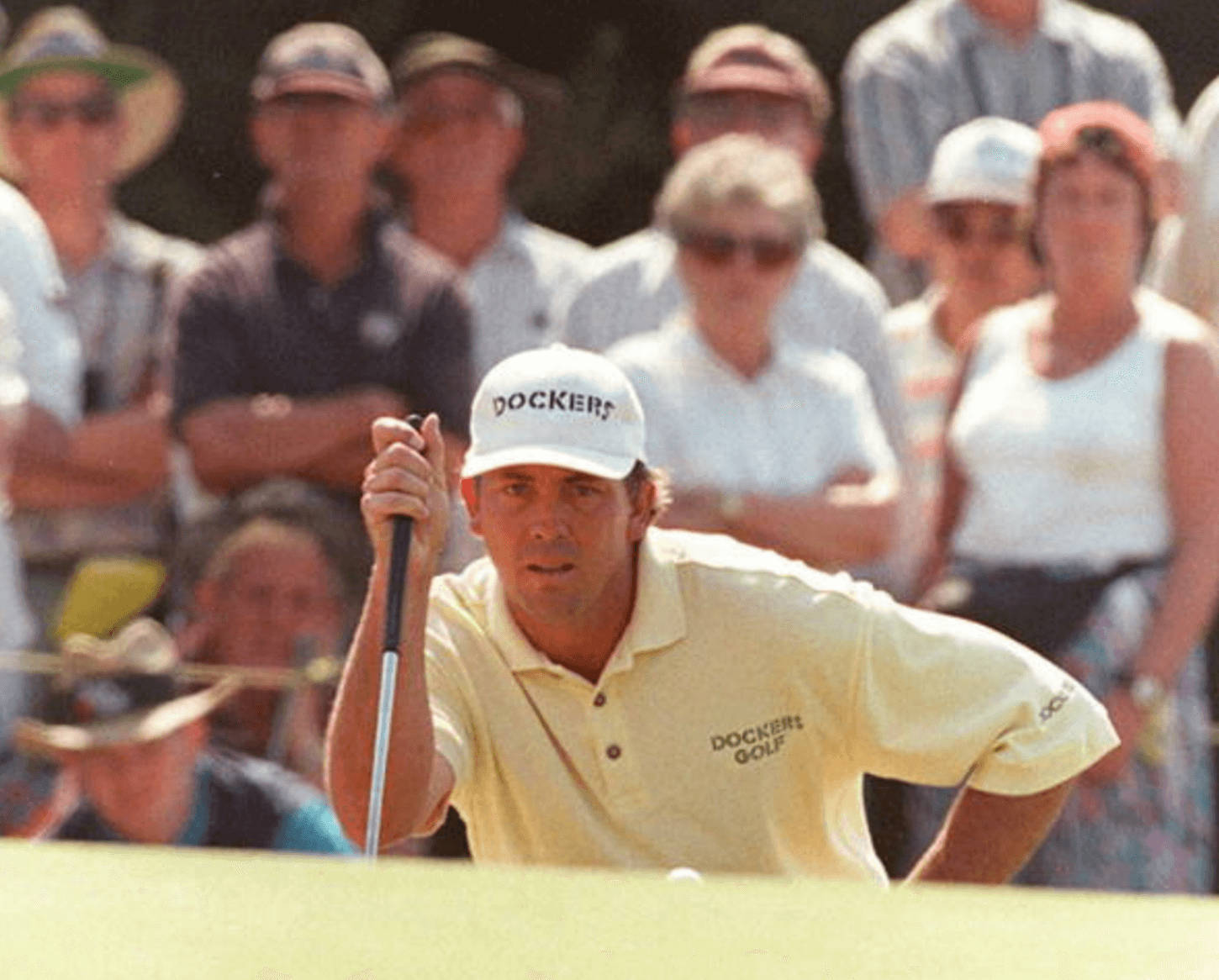Tom Lehman, yellow Dockers polo, white cap, HD Desktop Wallpaper