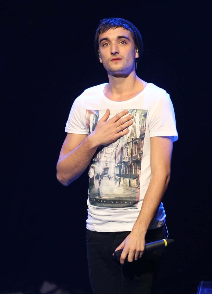 Tom Parker, white graphic tee, dark stage, SD Phone Wallpaper
