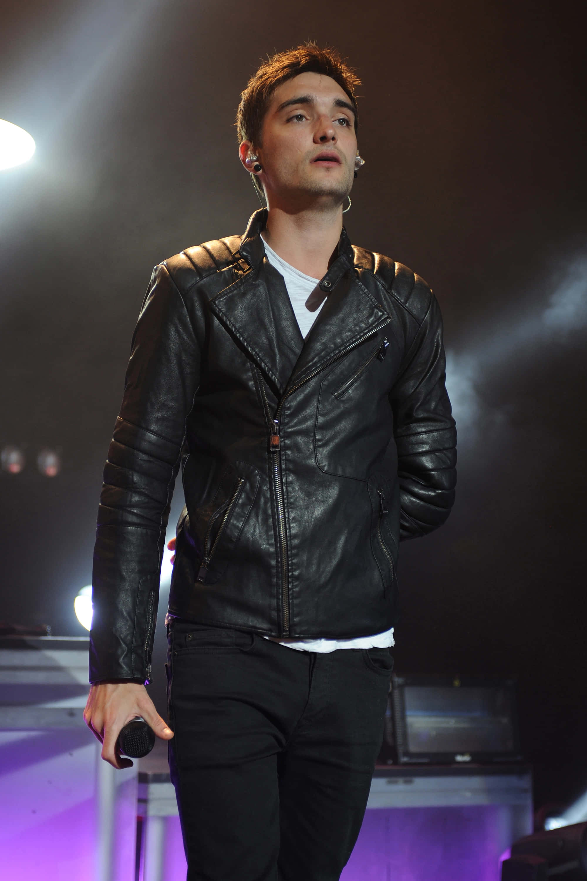 Tom Parker, black leather jacket, microphone, 2K Phone Wallpaper