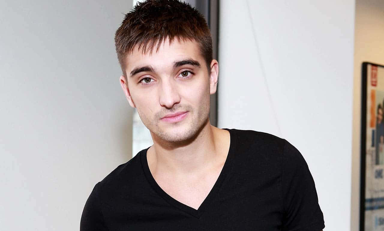 Tom Parker, black v-neck shirt, minimalist indoor setting, HD Desktop Wallpaper