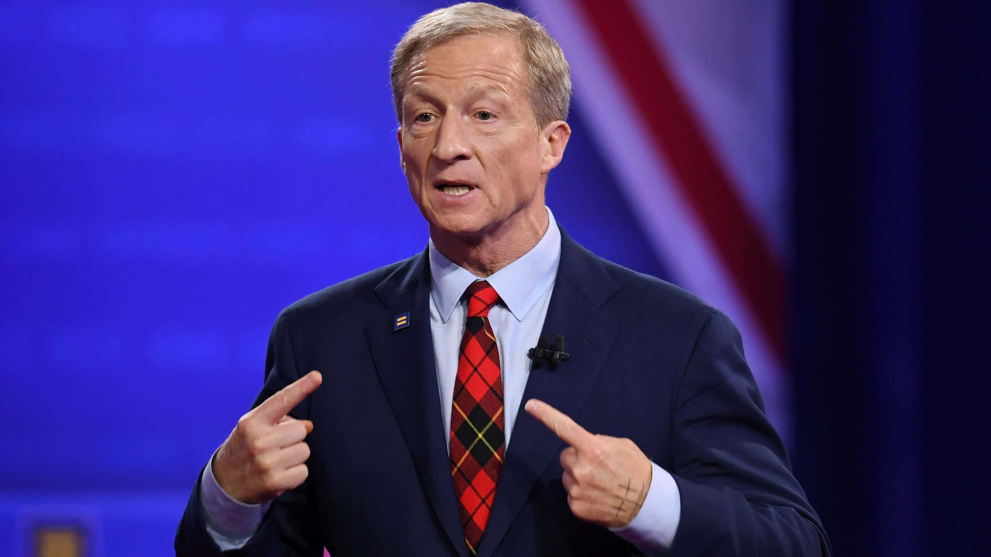 Tom Steyer, dark suit, red plaid tie, 2K Desktop Wallpaper