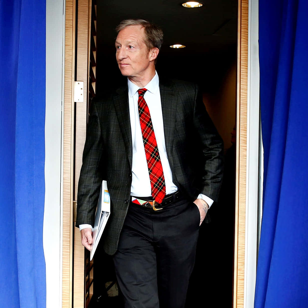 Tom Steyer, plaid suit, red tie, SD Desktop Wallpaper