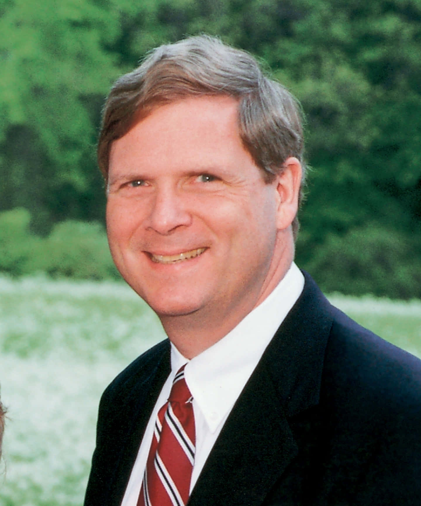 Tom Vilsack, dark suit, red striped tie, HD Phone Wallpaper