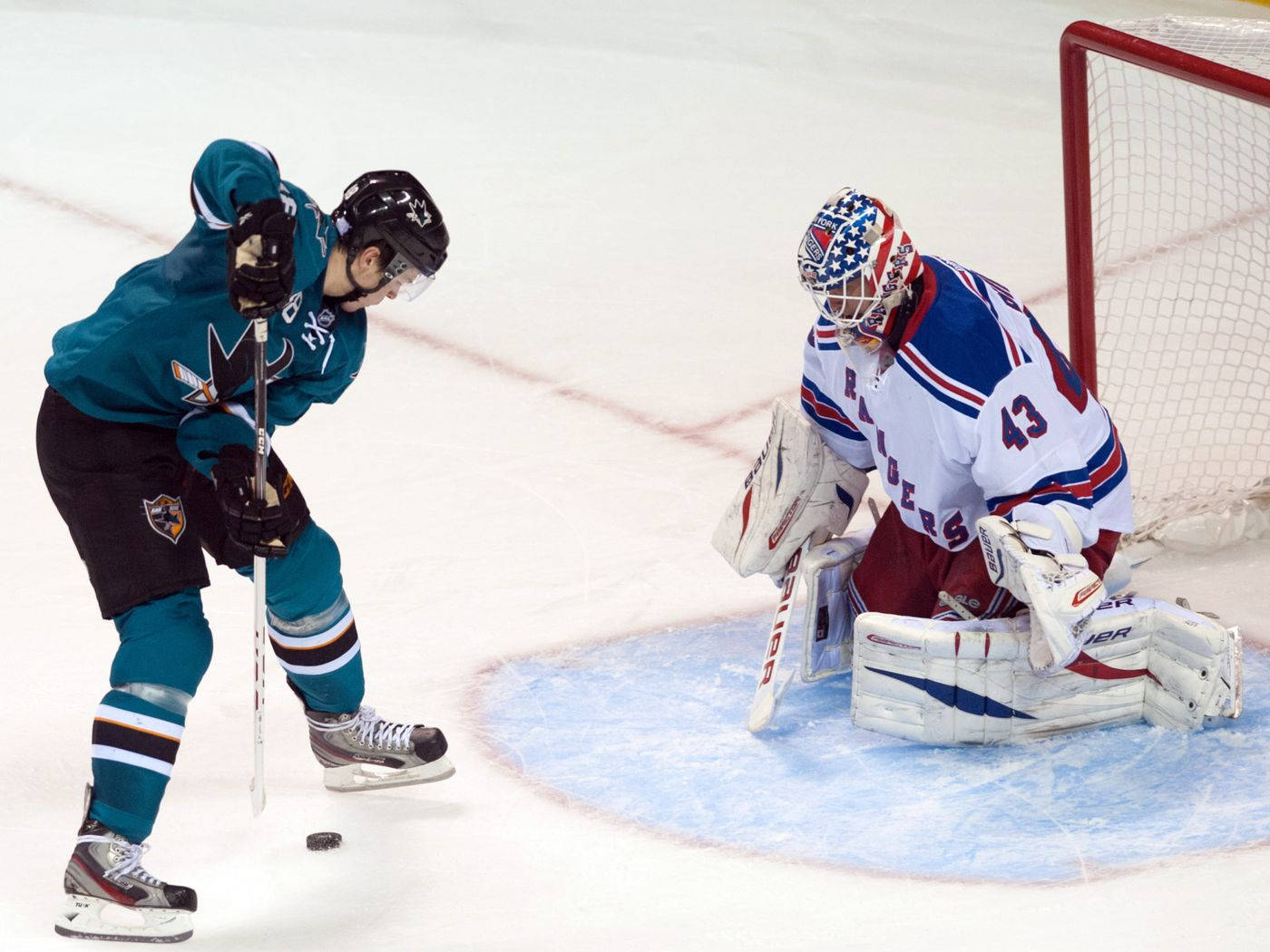 Tomas Hertl, teal jersey, red white and blue gear, HD Desktop Wallpaper