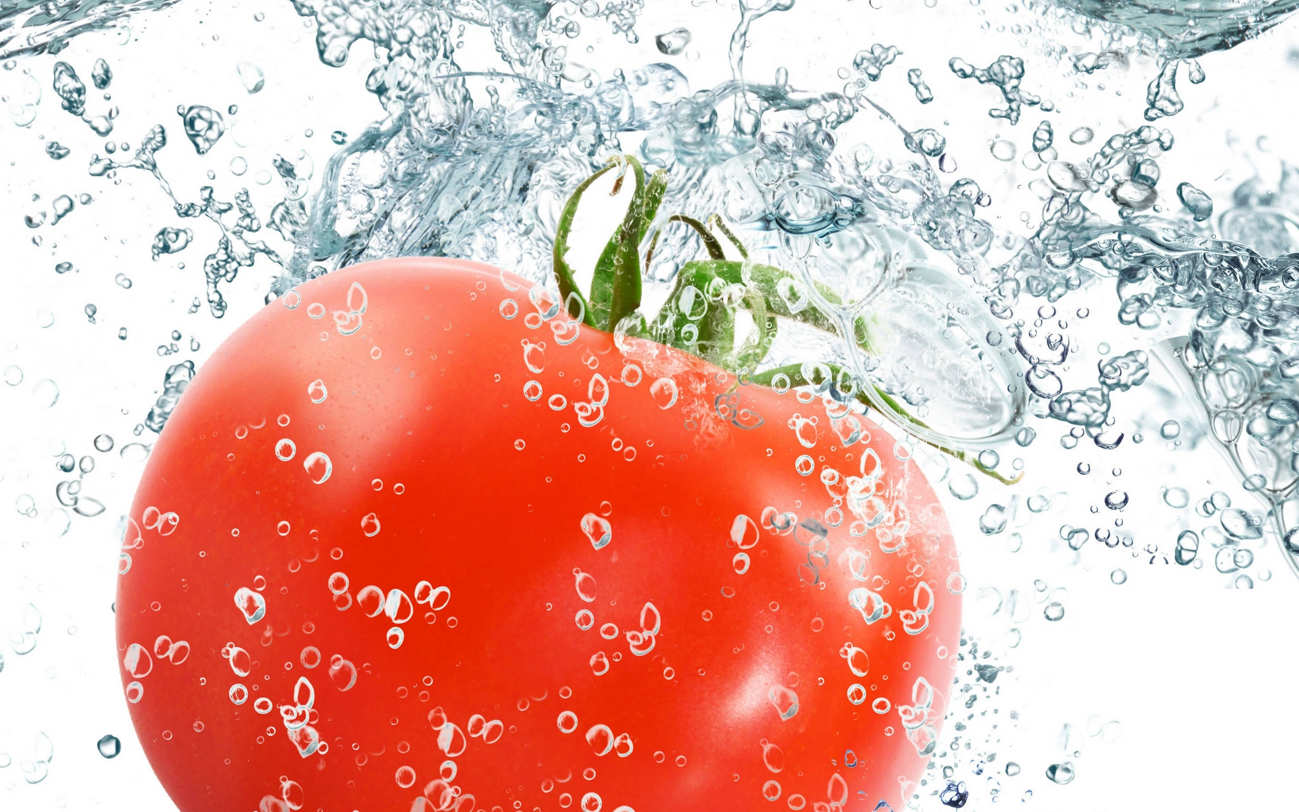 red tomato fruit, green stem, clear water, 2K Desktop Wallpaper