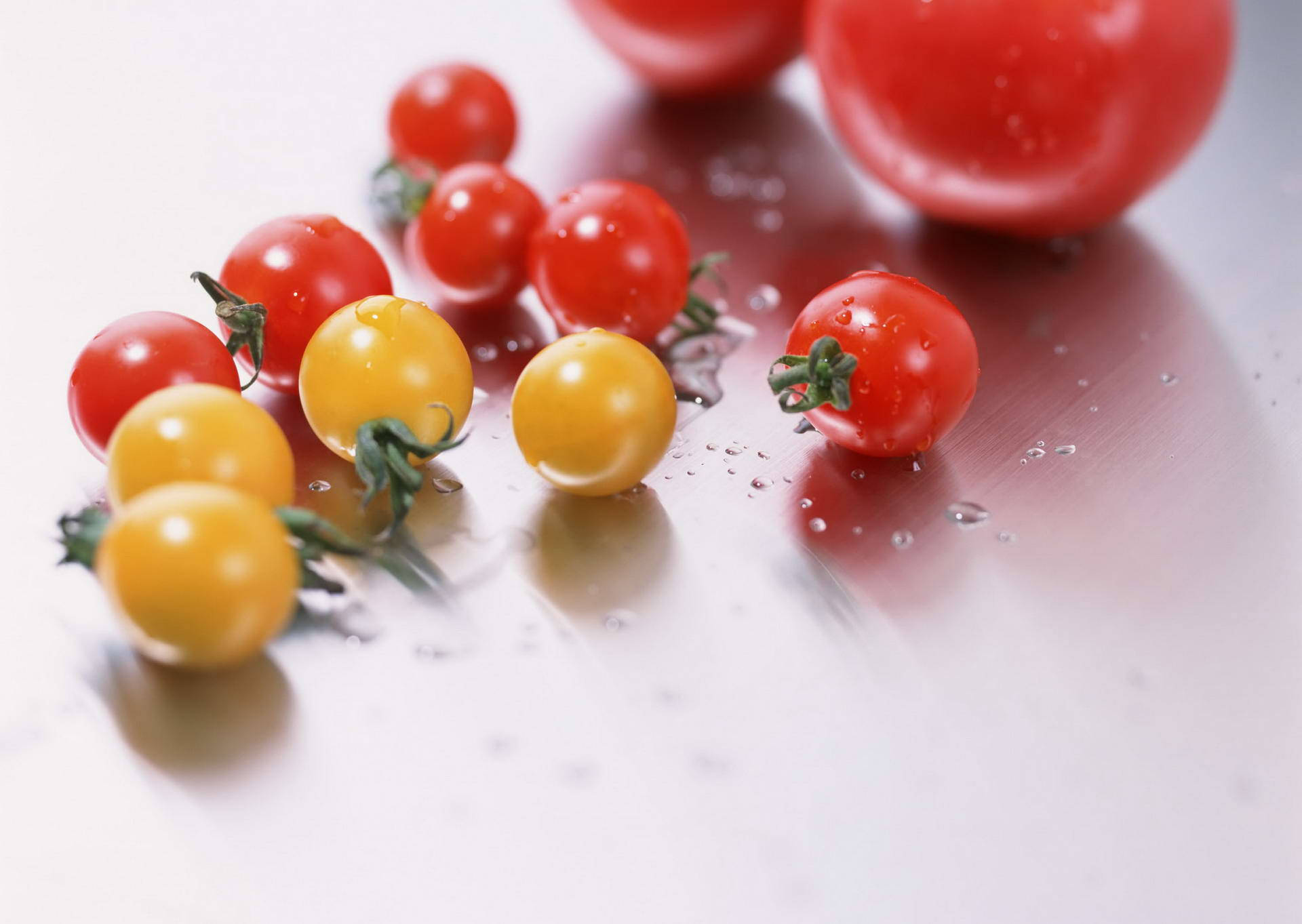yellow red cherry tomato fruits, red cherry tomatoes, yellow cherry tomatoes, Full HD Desktop Wallpaper