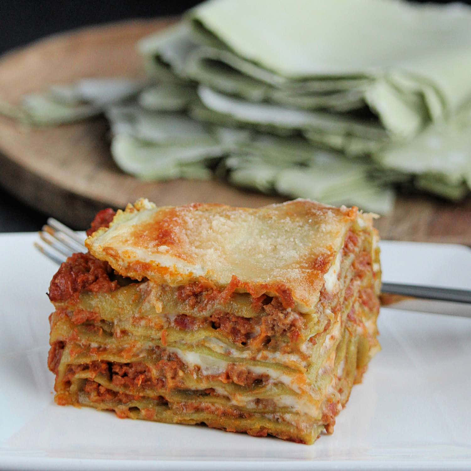 lasagna alla bolognese, golden-brown cheese, rich tomato sauce, HD Phone Wallpaper