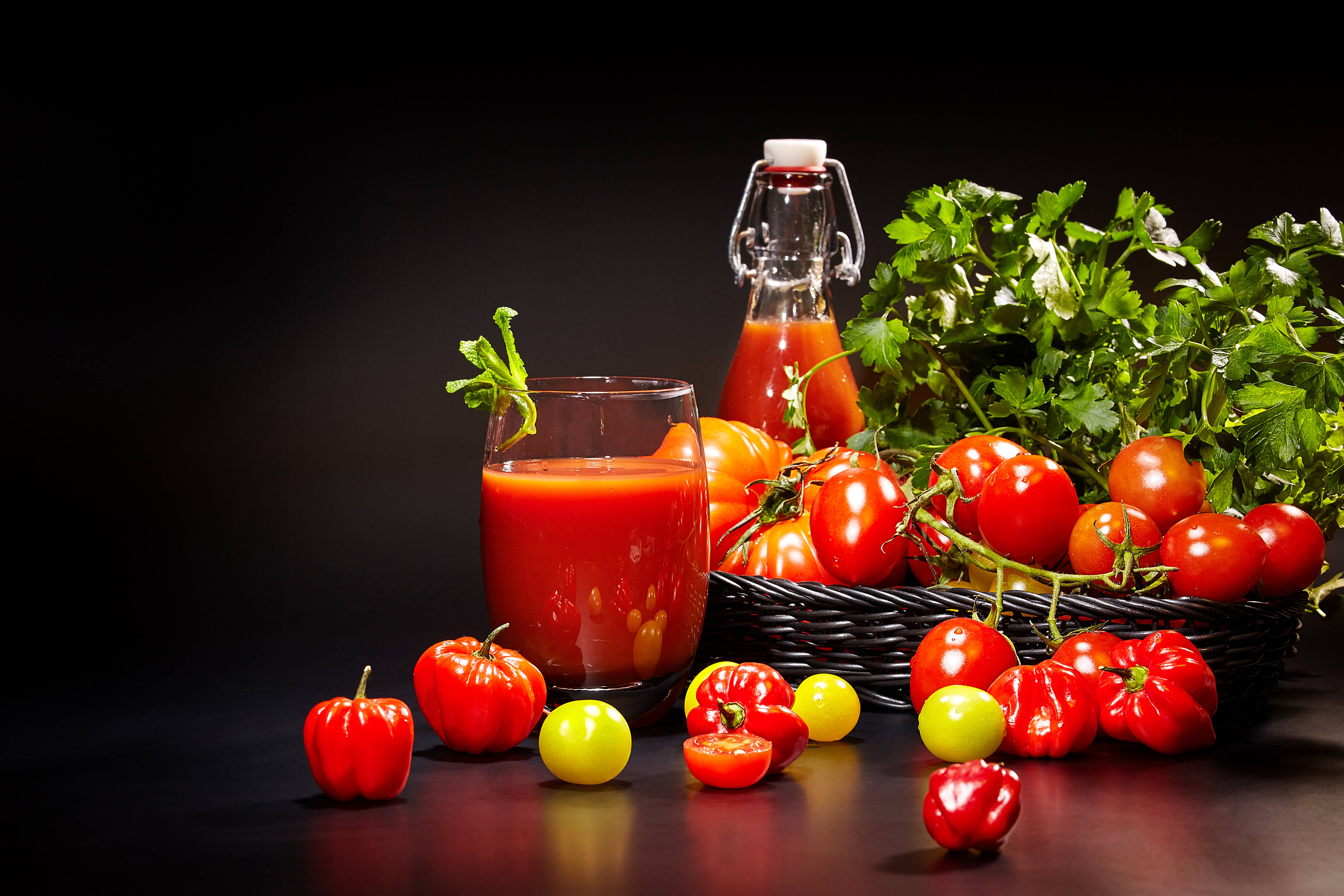 Tomato Juice Pitcher, tomatoes, peppers, 5K Desktop Wallpaper