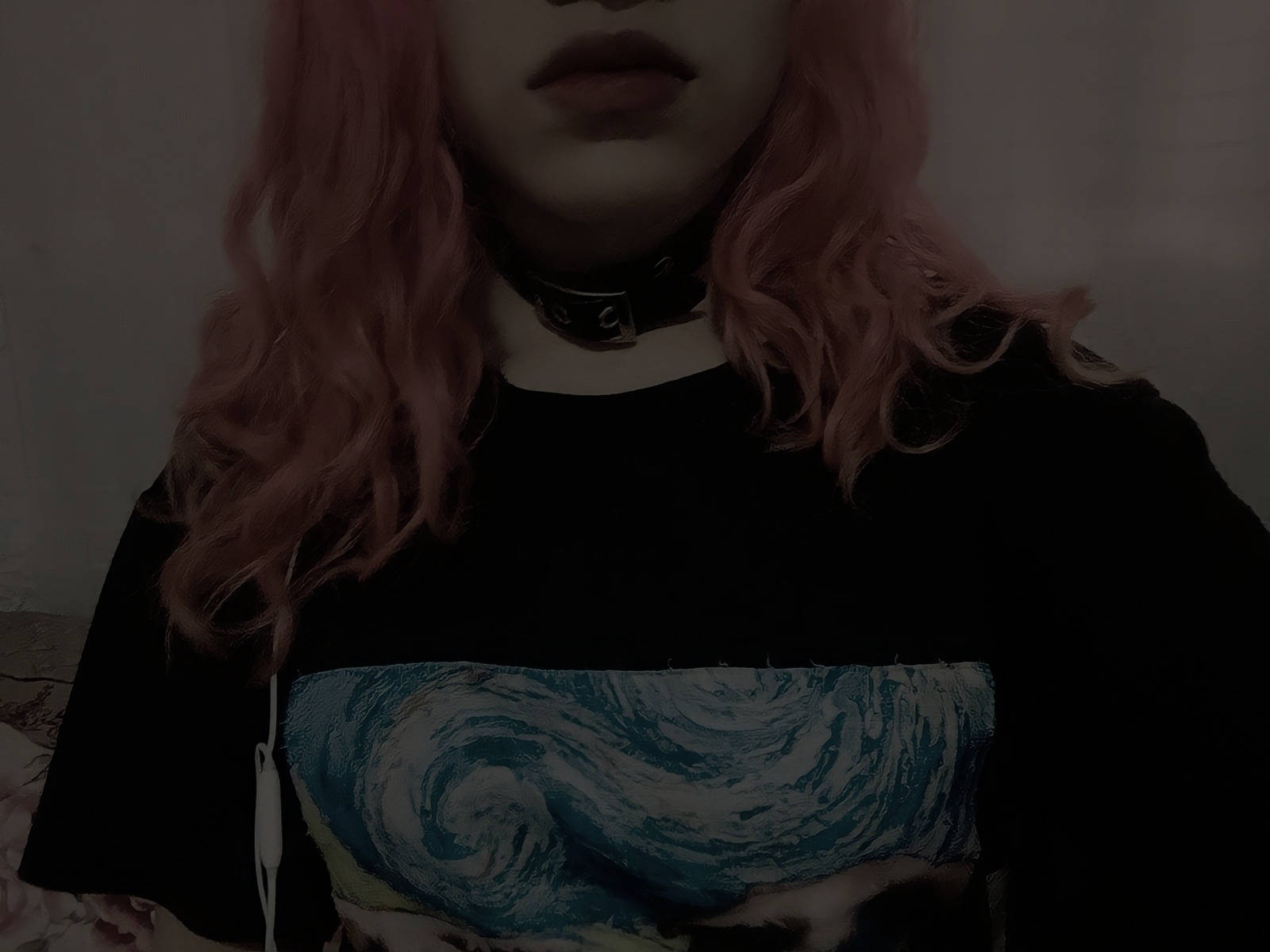 pink hair, black choker, t-shirt, HD Desktop Wallpaper