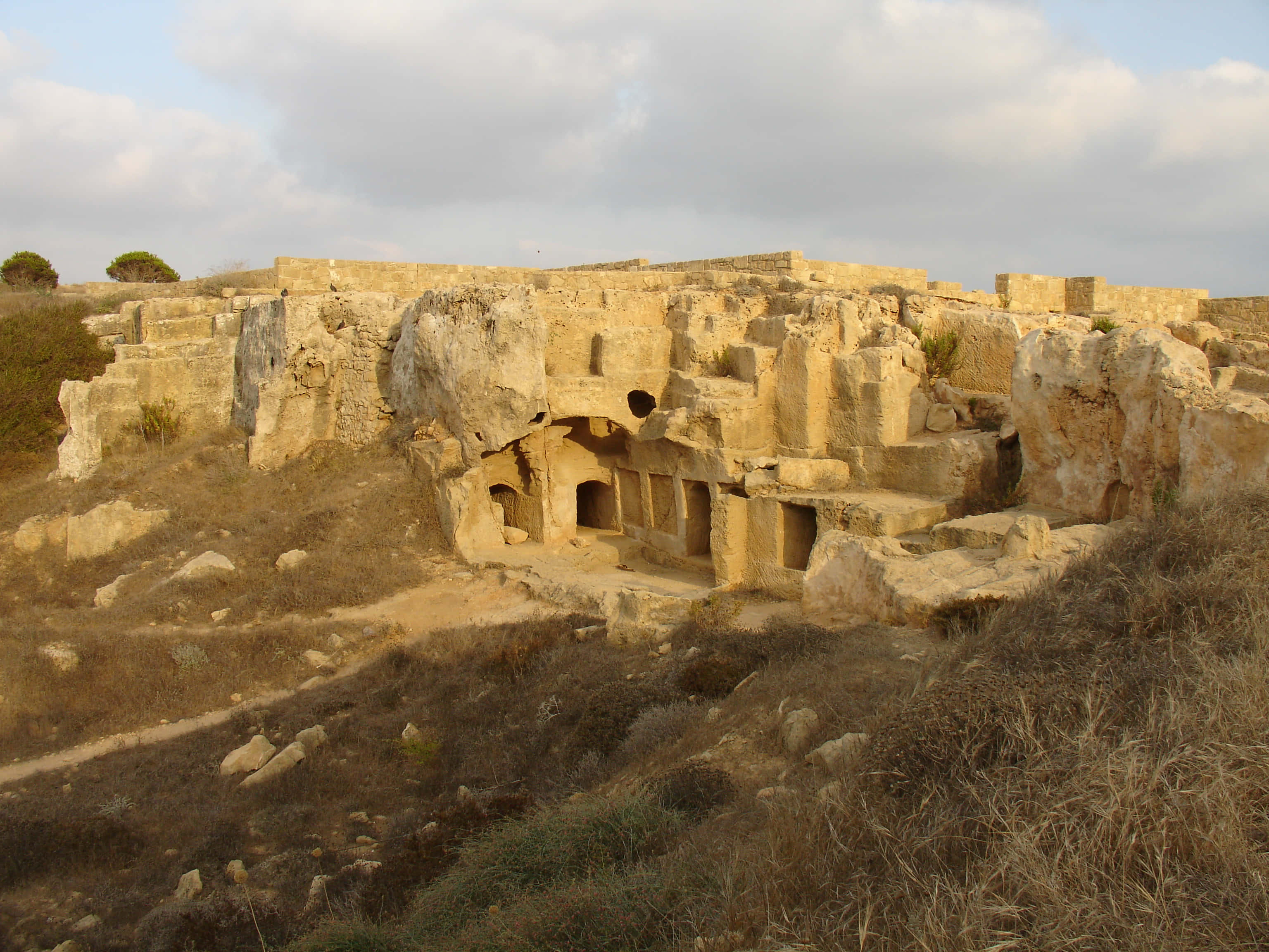 Tombs Of The Kings, twilight, ancient stone dwellings, 2K Desktop Wallpaper