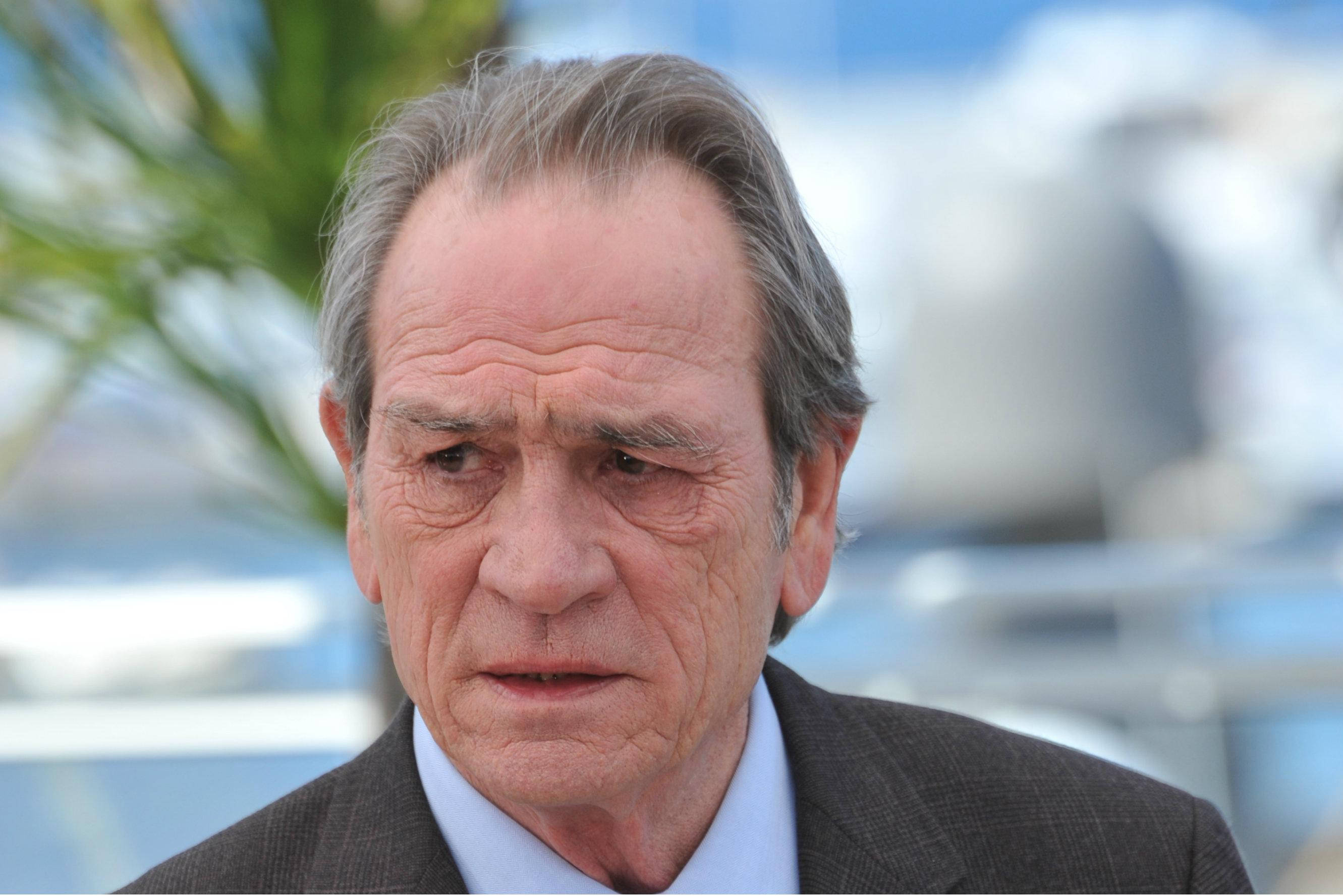 Tommy Lee Jones, close-up portrait, weathered older man, 2K Desktop Wallpaper