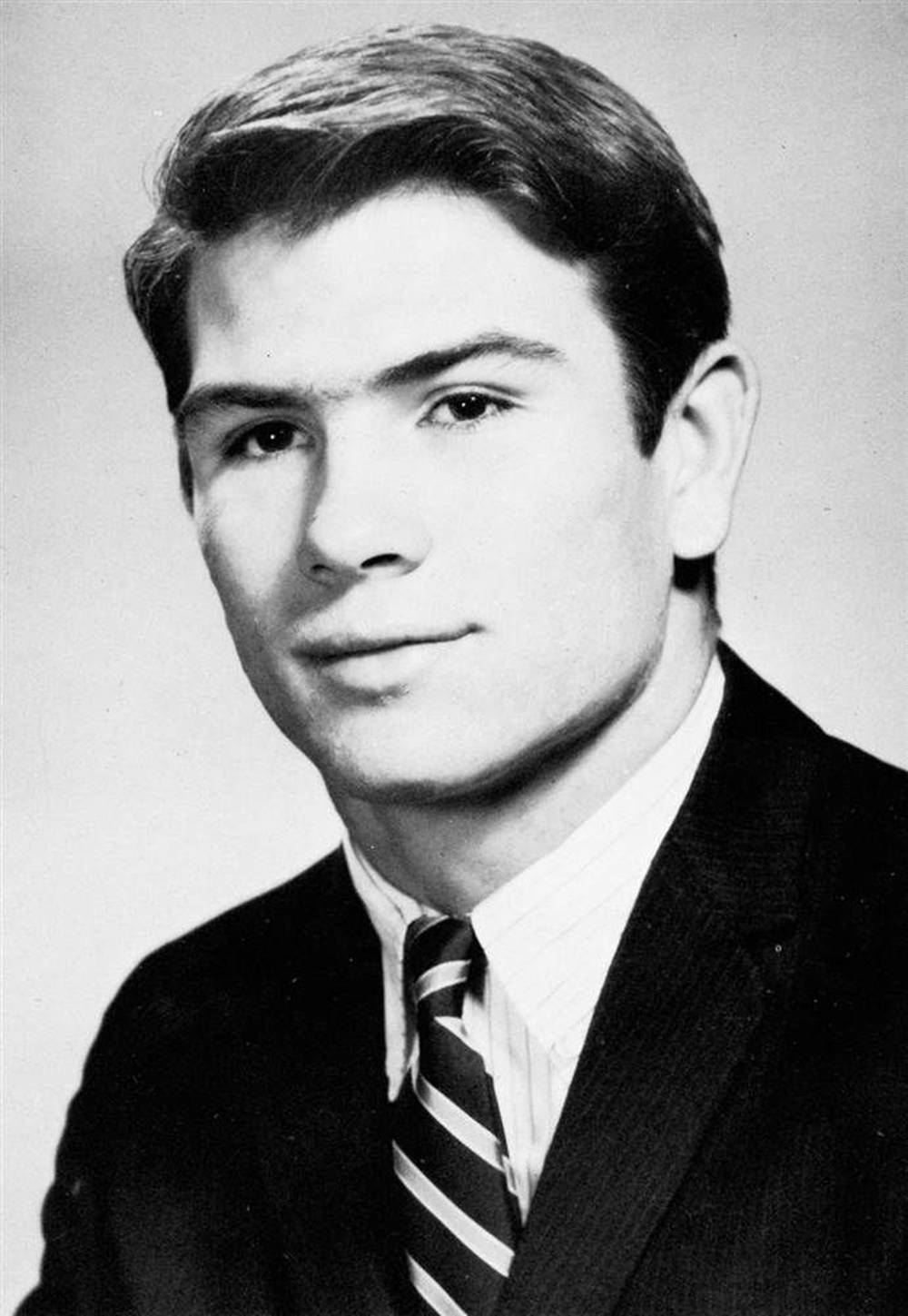 Tommy Lee Jones, black and white studio portrait, suit, HD Phone Wallpaper