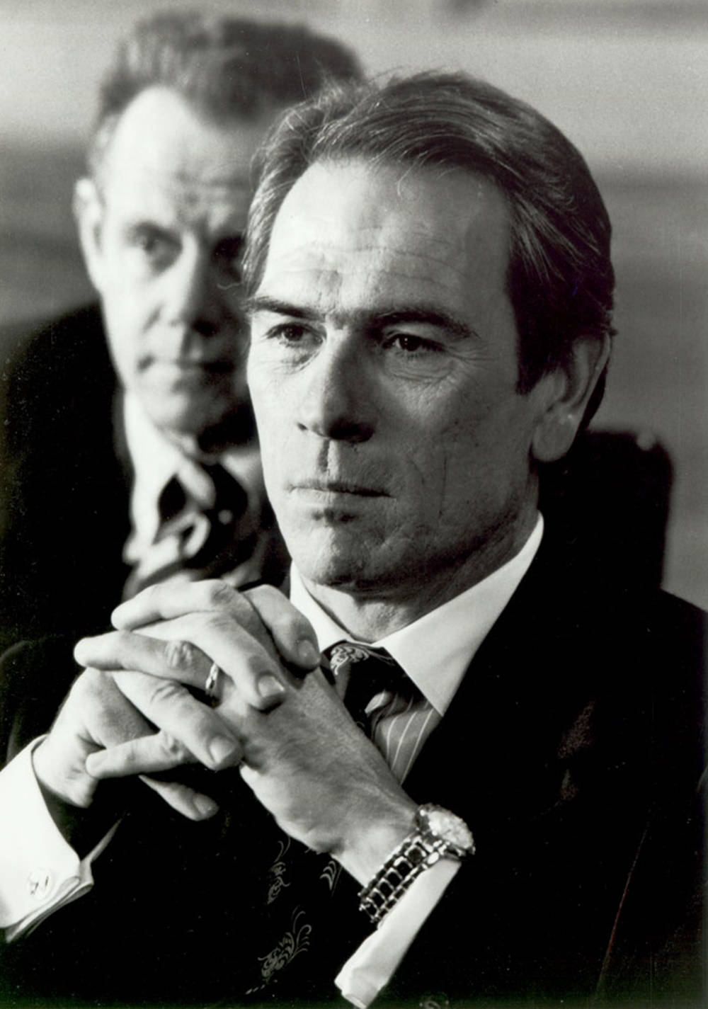 Tommy Lee Jones, black and white portrait, suit, HD Phone Wallpaper