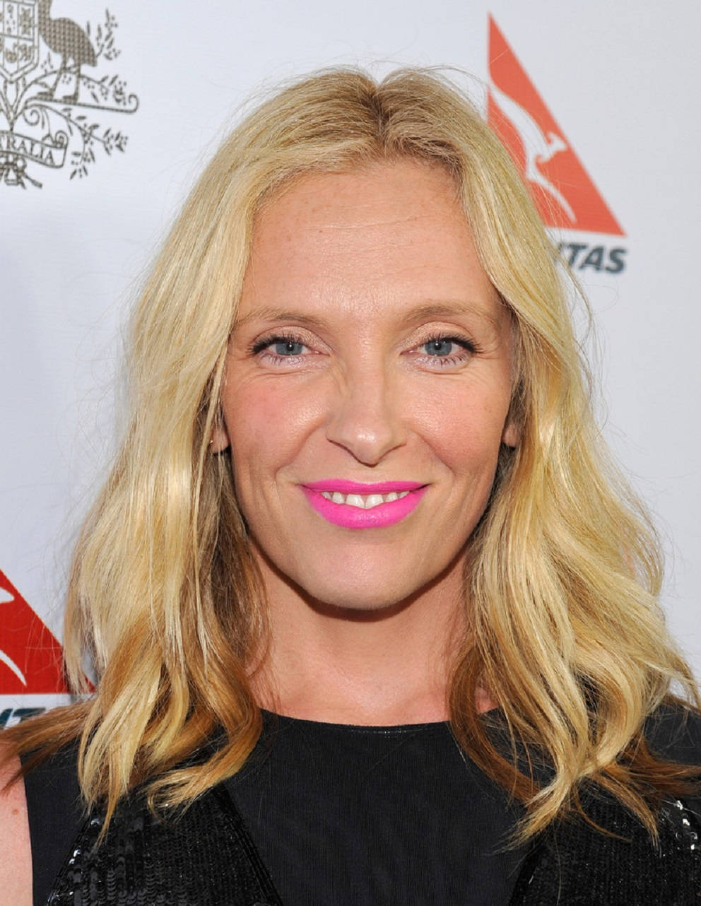 Toni Collette, black tie gala, blonde wavy hair, HD Phone Wallpaper