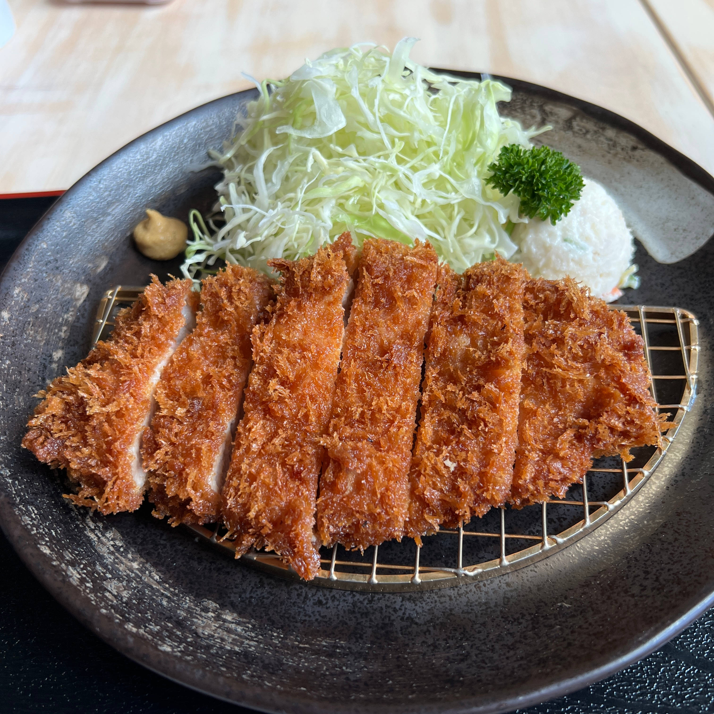 tonkatsu, metal grill, shredded cabbage, 2K Desktop Wallpaper