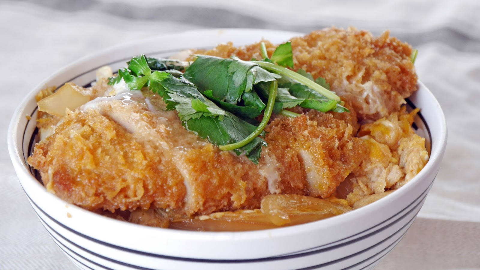 juicy tonkatsu, golden-brown fried chicken, white bowl with blue stripes, HD Desktop Wallpaper
