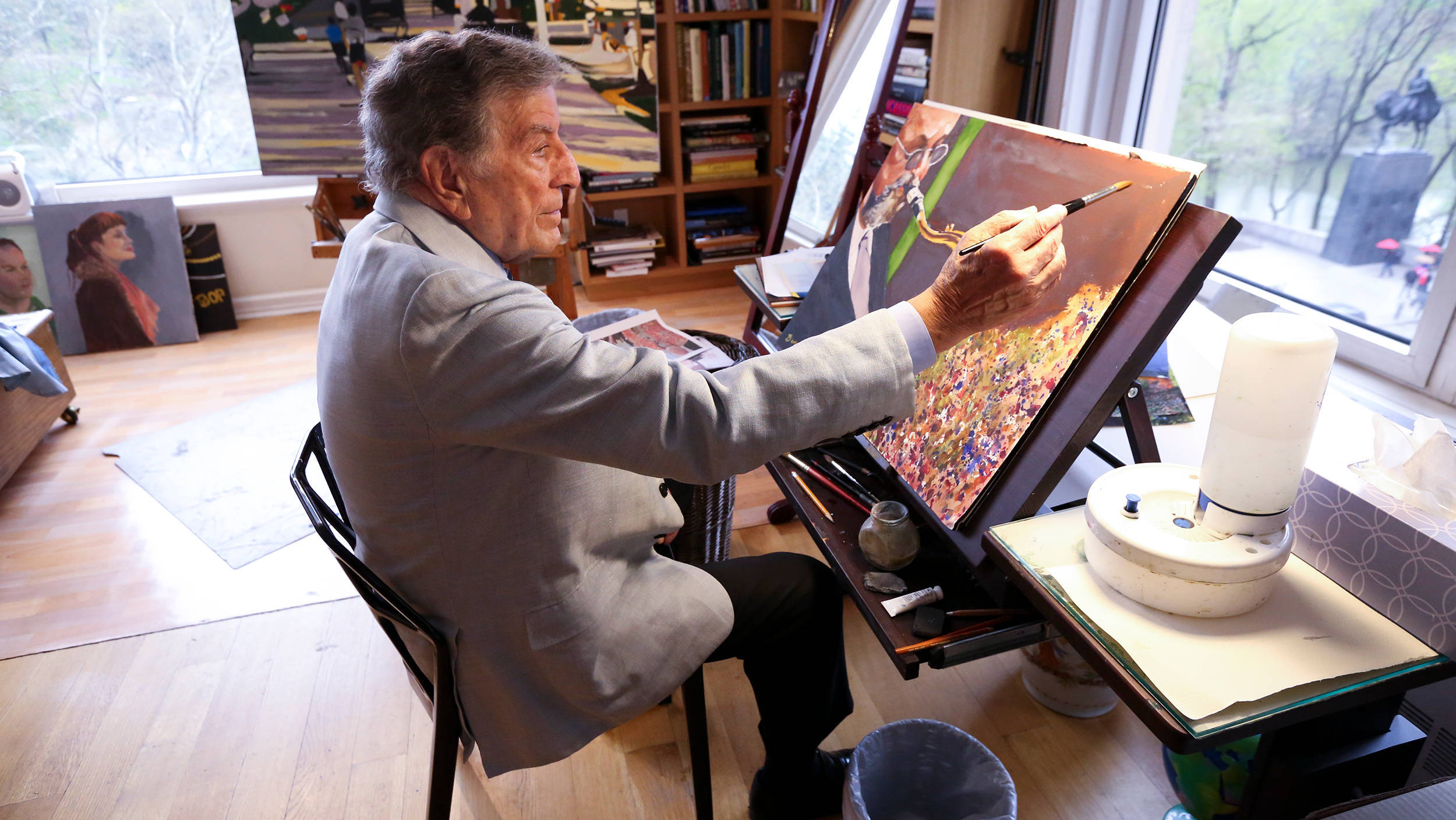 Tony Bennett, gray suit, easel, Full HD Desktop Wallpaper