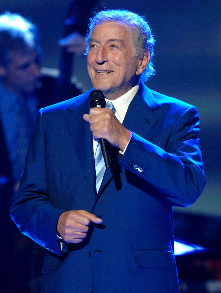 Tony Bennett, blue suit, microphone, SD Phone Wallpaper