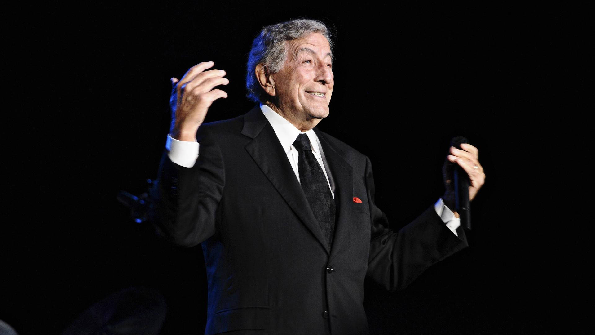 Tony Bennett, black suit, microphone, Full HD Desktop Wallpaper