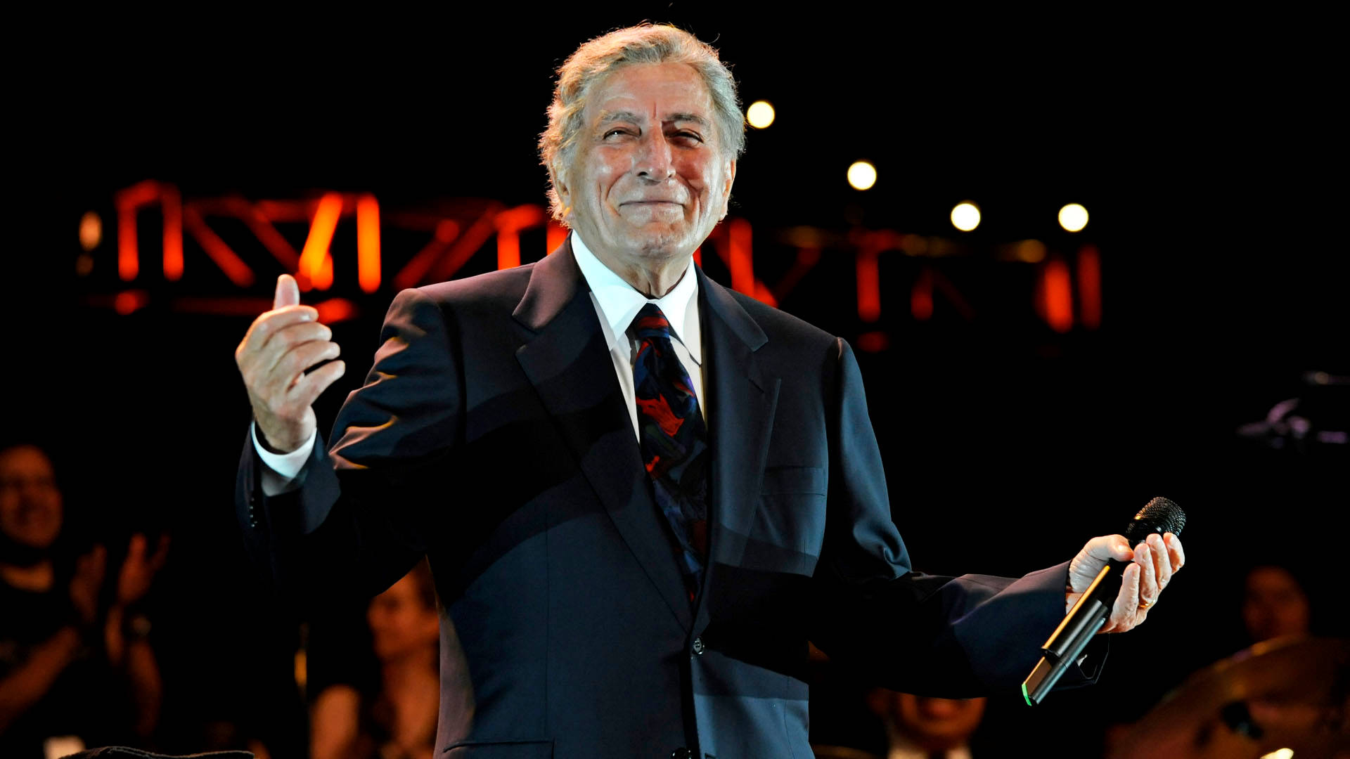 Tony Bennett, dark suit, microphone, Full HD Desktop Wallpaper