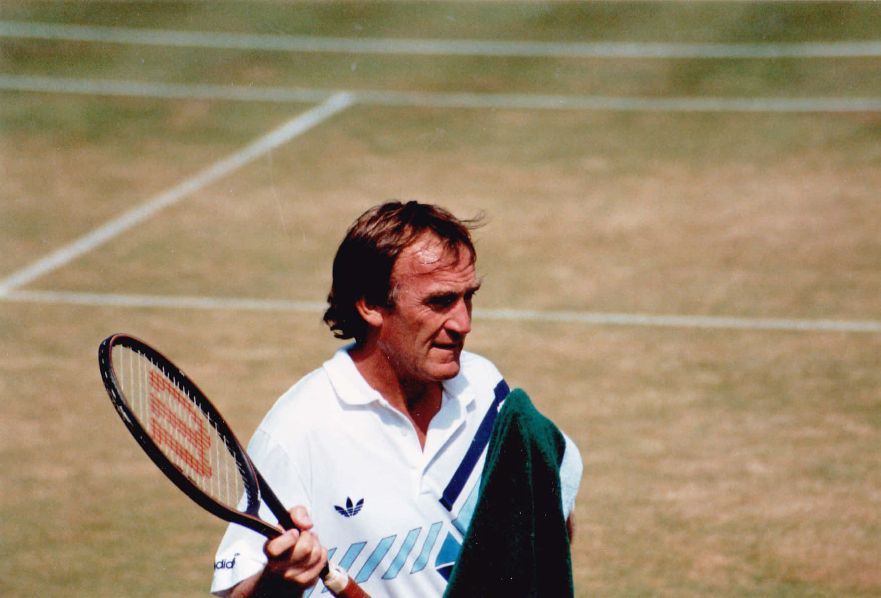 Tony Roche, 1983 Wimbledon, white shirt, HD Desktop Wallpaper