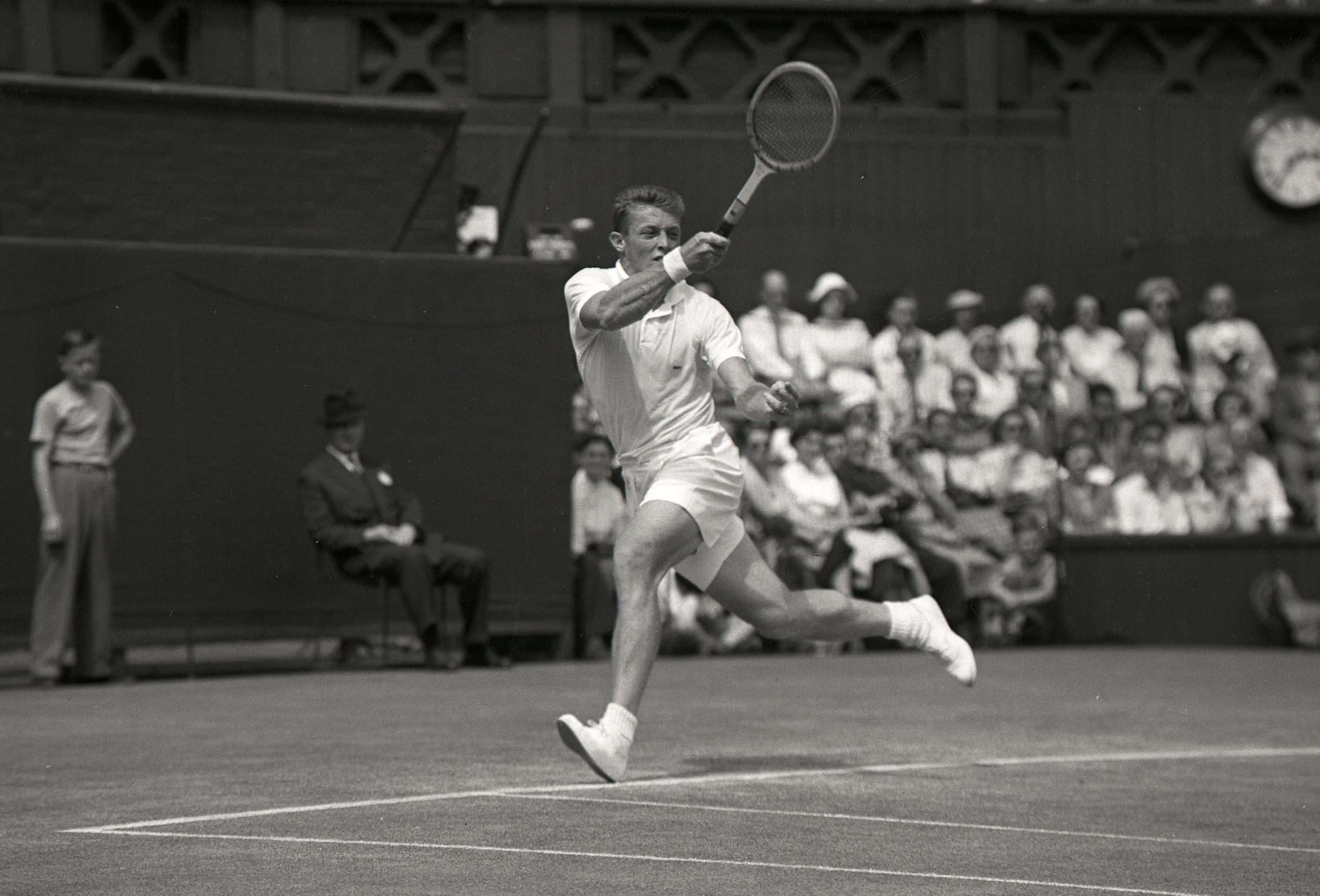 Tony Trabert, tennis court, vintage match, 2K Desktop Wallpaper